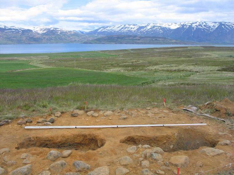 Photograph of the two burials (of men and their horses) found at Kálfskinn in 2003.