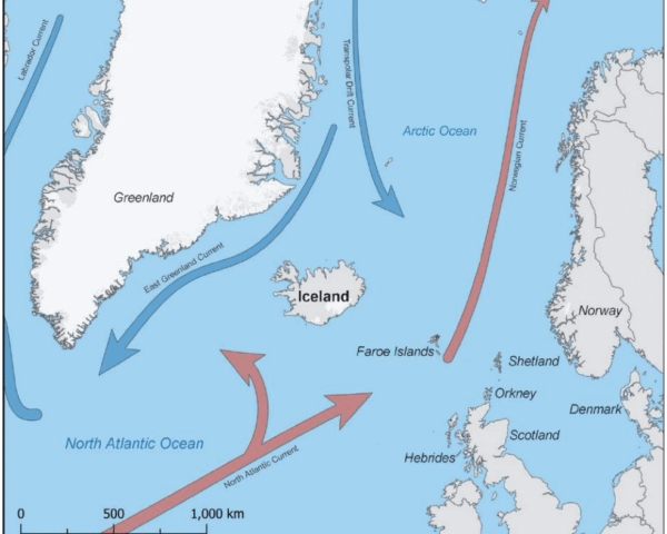 Map of the North Atlantic Ocean, showing Iceland, Greenland, Ireland, the UK and Norway, with surrounding ocean currents.